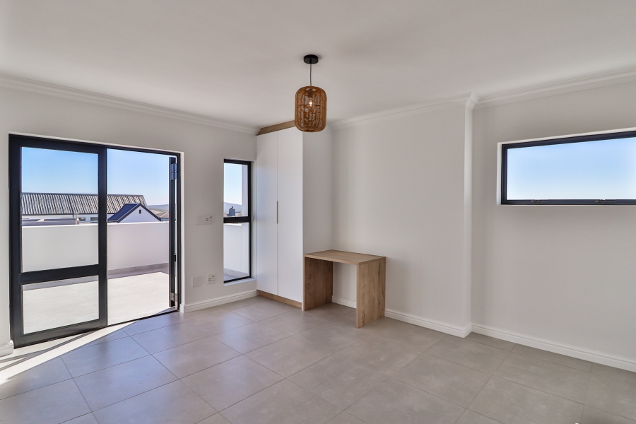 3 Bedroom Property for Sale in Yzerfontein Western Cape